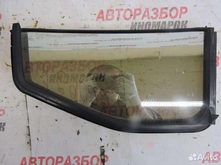 Стекло двери задней левой форточка Infiniti QX 4 J
