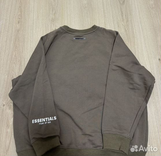 Свитшот essentials