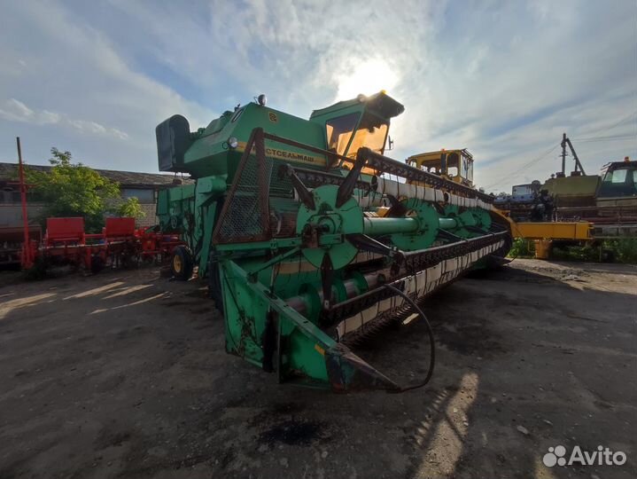 Комбайн Нива-Сельхозтехника СКА-5, 2001