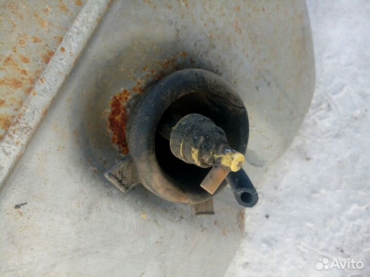 Бензобак Mercedes w220 s500