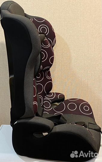 Автомобильное кресло