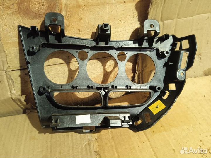 Рамка магнитолы Ford Focus