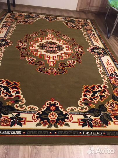 Ковер шерстяной новый 2,5 на 3,5