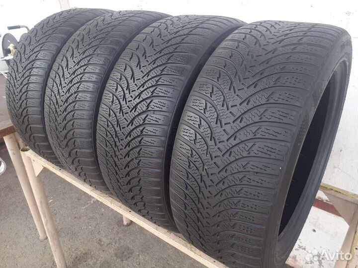 Kumho WinterCraft WP51 215/45 R16 90V