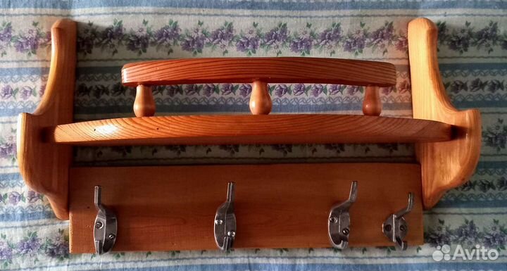 Вешалка для одежды настенная