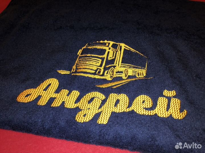 Велюровые и махровые халаты с вышивкой