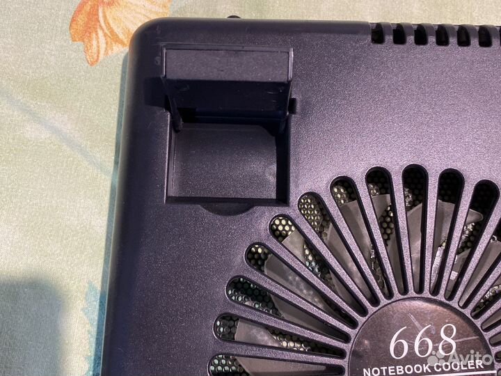 Подставка с охлаждением для ноутбука