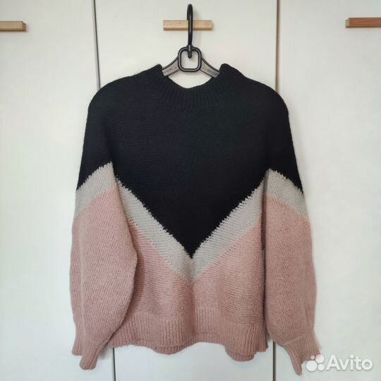 Свитер женский