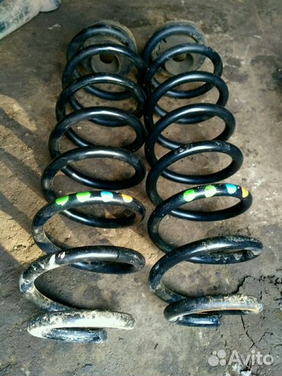 Шкода Рапид пружина задняя