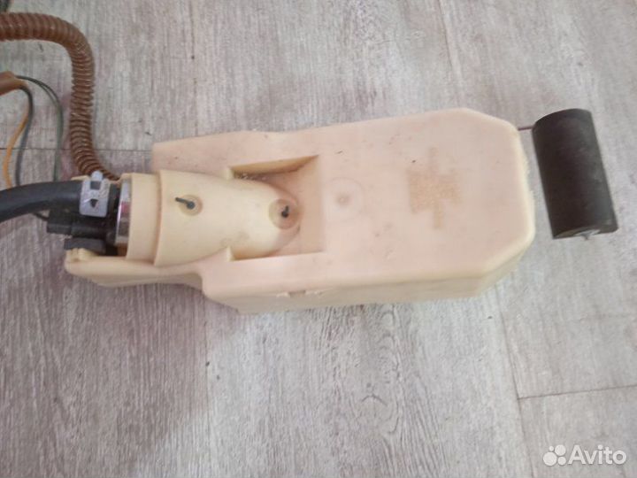 Насос топливный Nissan Primera P11 1999