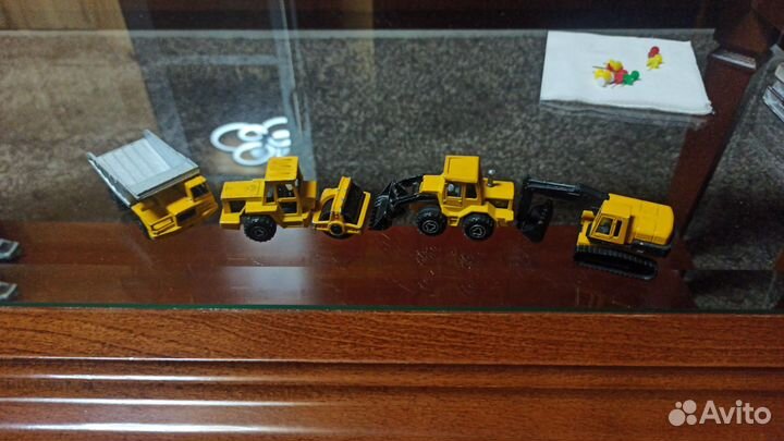 Модельки машин Majorette