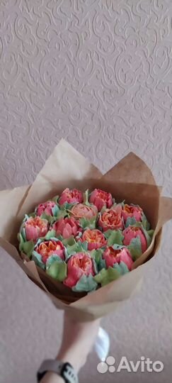 Цветы розы и букеты сувениры