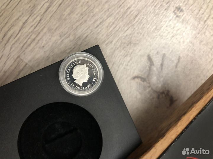 Австралийский доллар платина