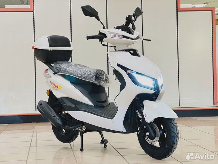 Скутер М8 бензиновый 150 куб.см (белый), новый