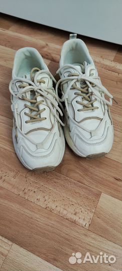 Кроссовки женские