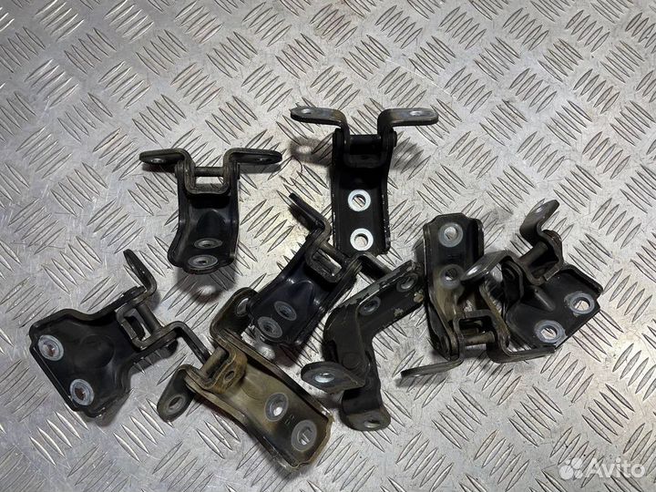 Петля двери Hyundai Santa Fe (TM) IV (2018– н.в.)