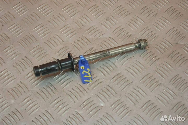 Ось переднего колеса Suzuki VS750 Intruder