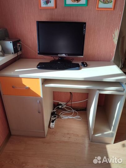 Компьютерный стол