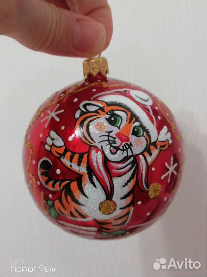 Новогодние игрушки на елку