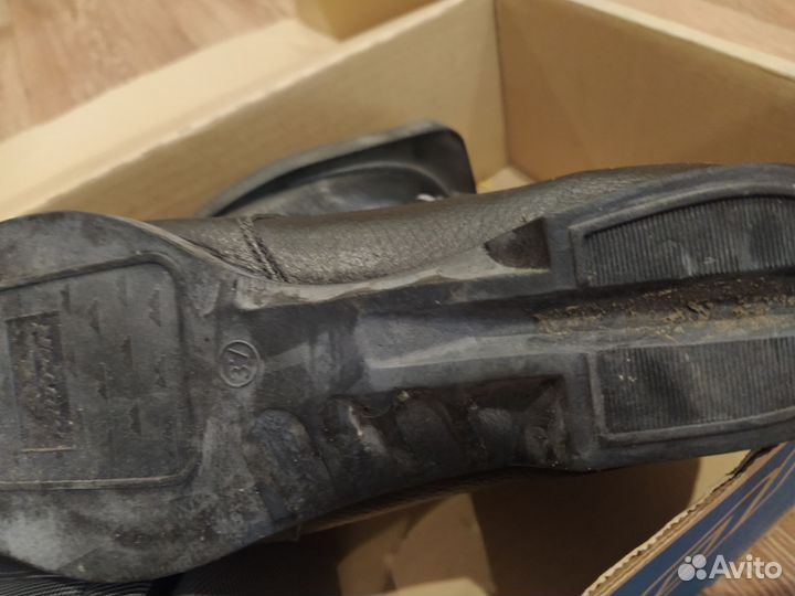 Лыжные ботинки