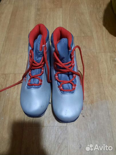 Лыжные ботинки