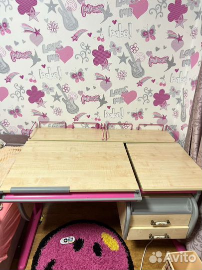 Письменный стол (для девочки)