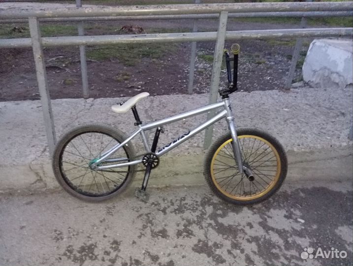 Трюковой велосипед bmx