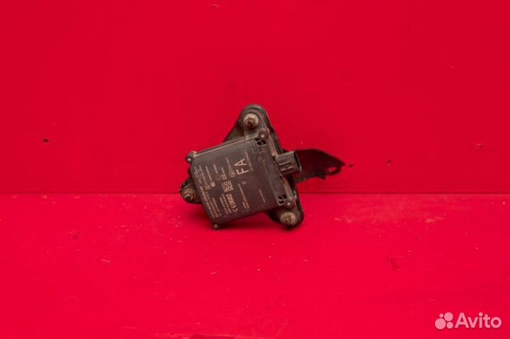 Датчик слепых зон правый Toyota Land Cruiser 200