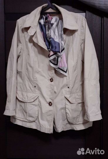 Ветровка женская