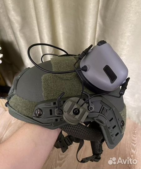 Адаптеры для крепления наушников к рельсе шлема