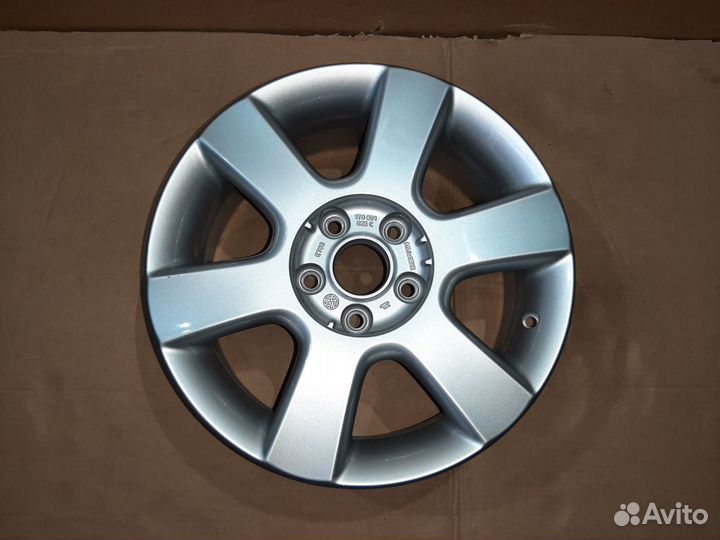 Колесный диск VW Golf Jetta R16