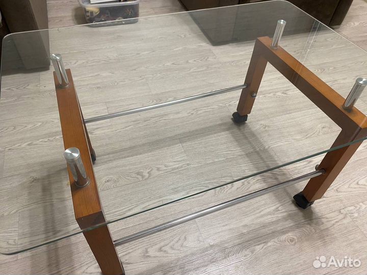 Стол стеклянный