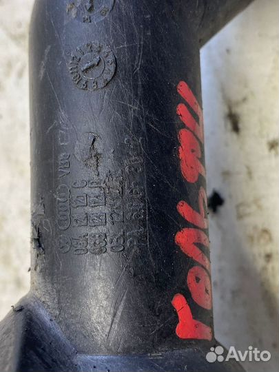 Крышка термостата Volkswagen Golf 4