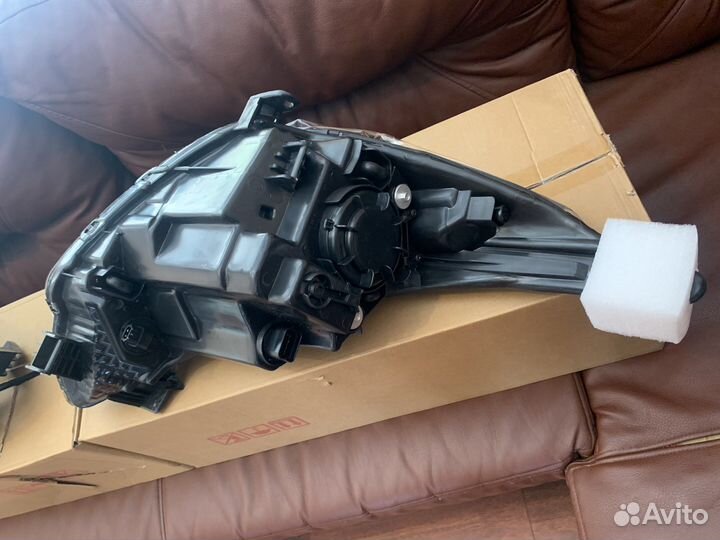 Фара левая правая Hyundai Solaris I с корректором