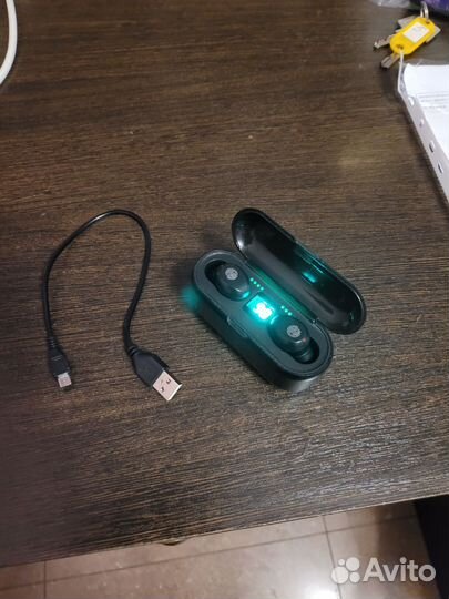 Блютуз наушники с повербанком