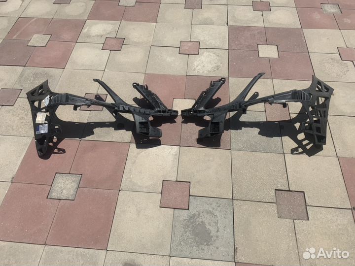 Каркас переднего бампера на мерседес w212 правый