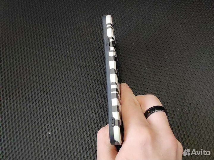 Чехол на iPhone 11