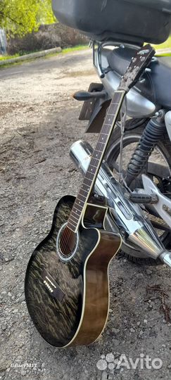 Акустическая гитара