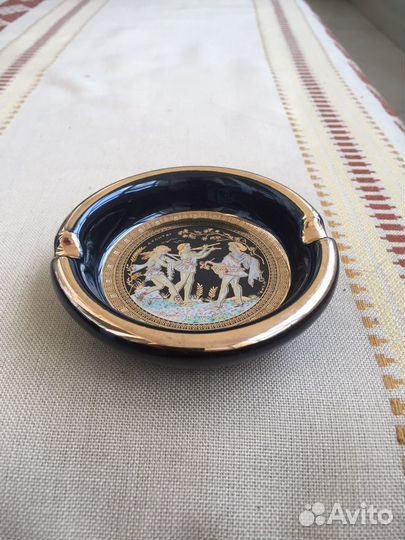 Пепельница с аплекацией золото. Япония