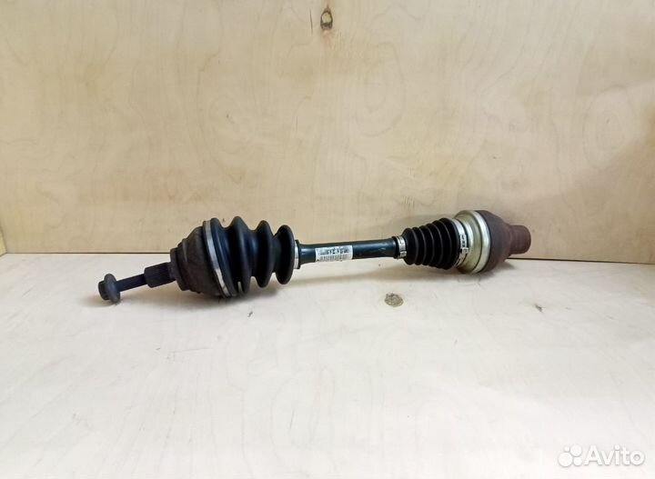 Привод передний левый Volkswagen Golf (MK5)