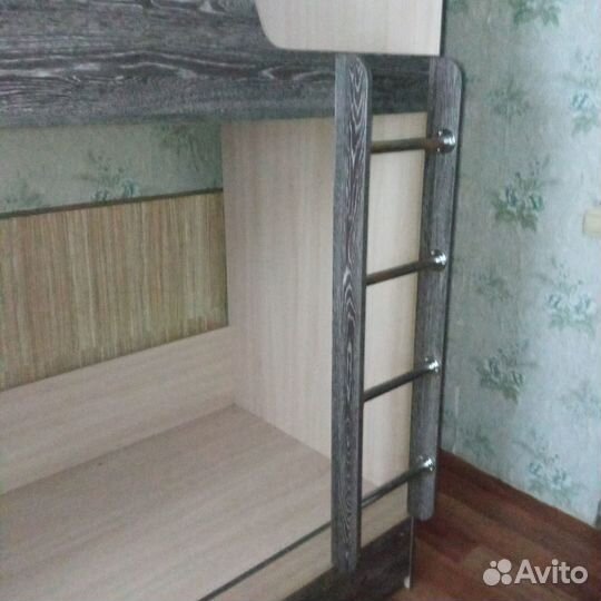 Кровать двухъярусная