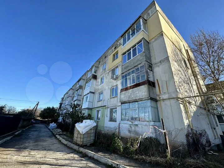 Доля в 3-к. квартире, 47,8 м², 1/5 эт.