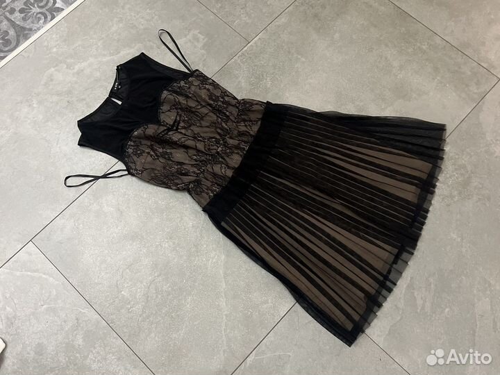 Платье ostin новое