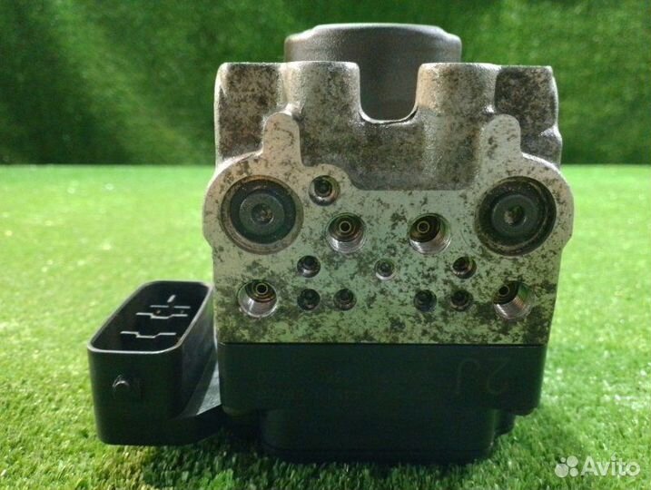 Блок ABS Toyota Wish ZNE14 1ZZ-FE 2005