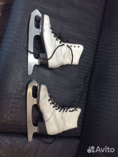Коньки фигурные детские.Отдам
