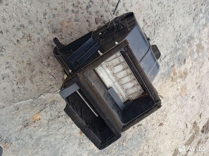 Корпус с радиатором печки kia rio 1