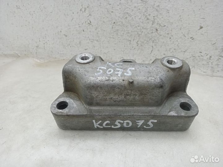 Кронштейн кпп volkswagen golf 6