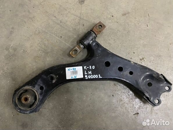 Рычаг передний левый Toyota Camry 70 75