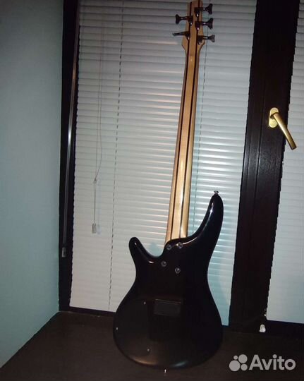 Бас гитара 5 струн ibanez