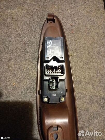 Блок упр. стеклоподьемниками на mazda MPV lwew